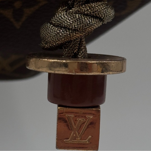 Louis Vuitton Kalahari GM Monogram Canvas Shoulder Bag – Limited Edition 2009 - Picture 12 of 16